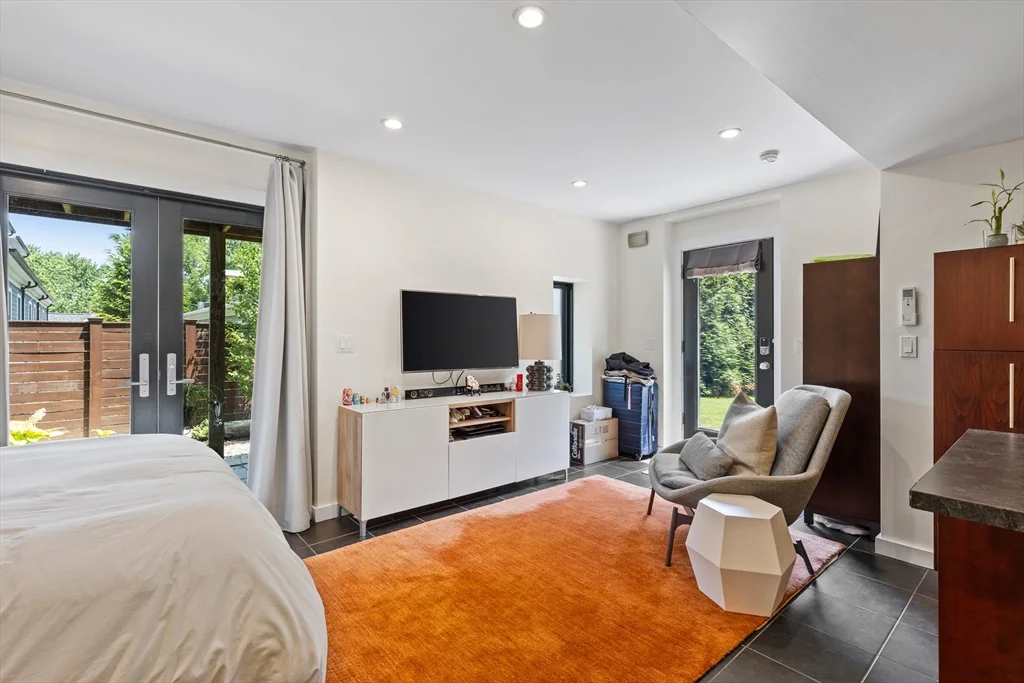 Studio bed, 1 bath apartment for rent at 62 Grampian Way Unit Studio, Dorchester — photo 17 of 25
