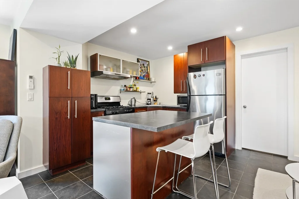 Studio bed, 1 bath apartment for rent at 62 Grampian Way Unit Studio, Dorchester — photo 8 of 25