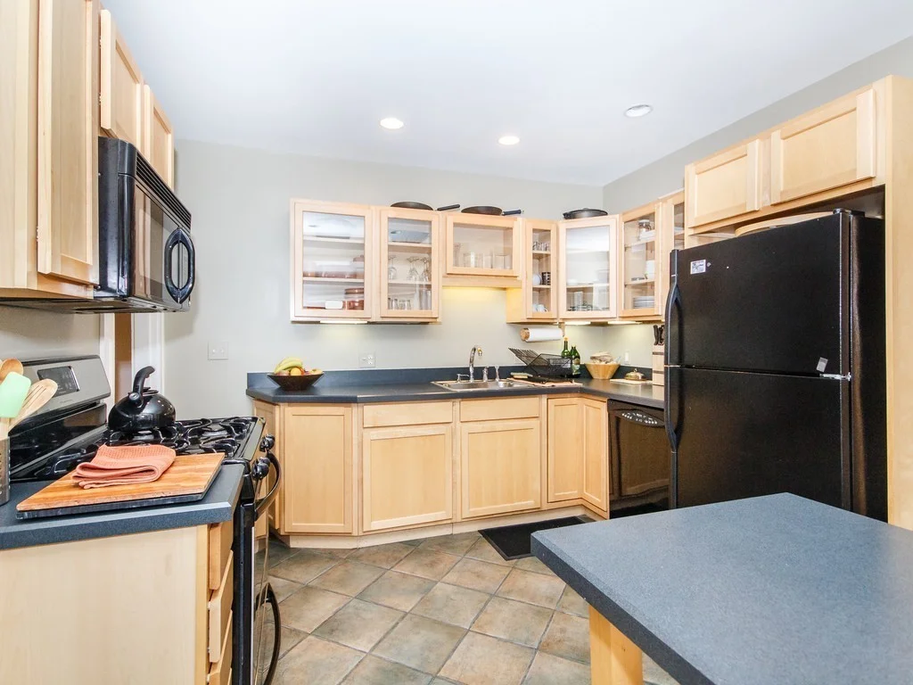 2 bed, 1 bath apartment for rent at 62 Granville Rd Unit 1, West Cambridge — photo 4 of 18