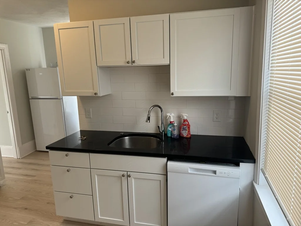 2 bed, 1 bath apartment for rent at 62 Greenwich St Unit 3, Boston