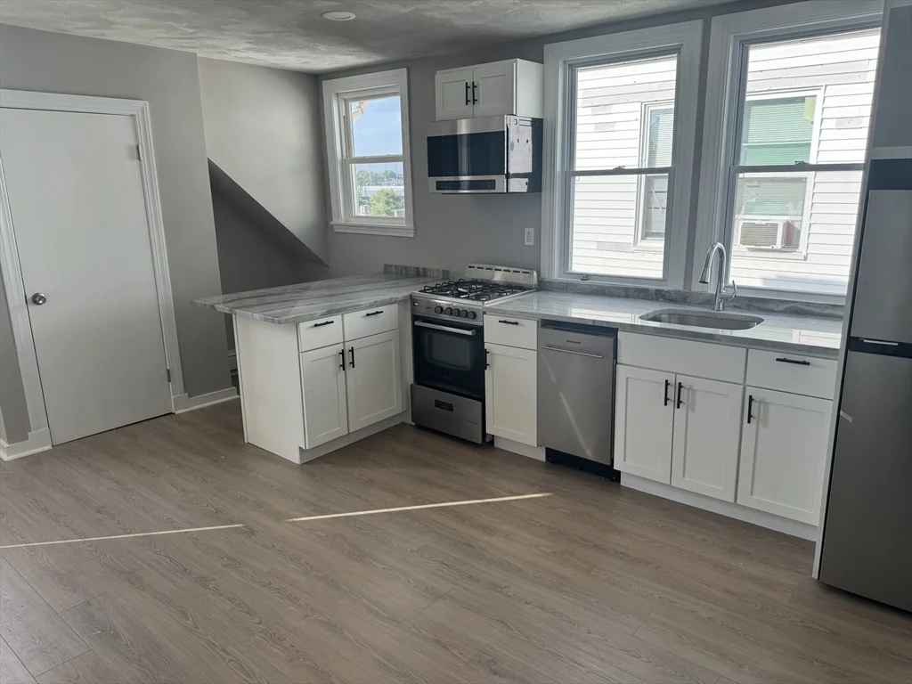 1 bed, 1 bath apartment for rent at 62 Greenwich St Unit 5, Boston
