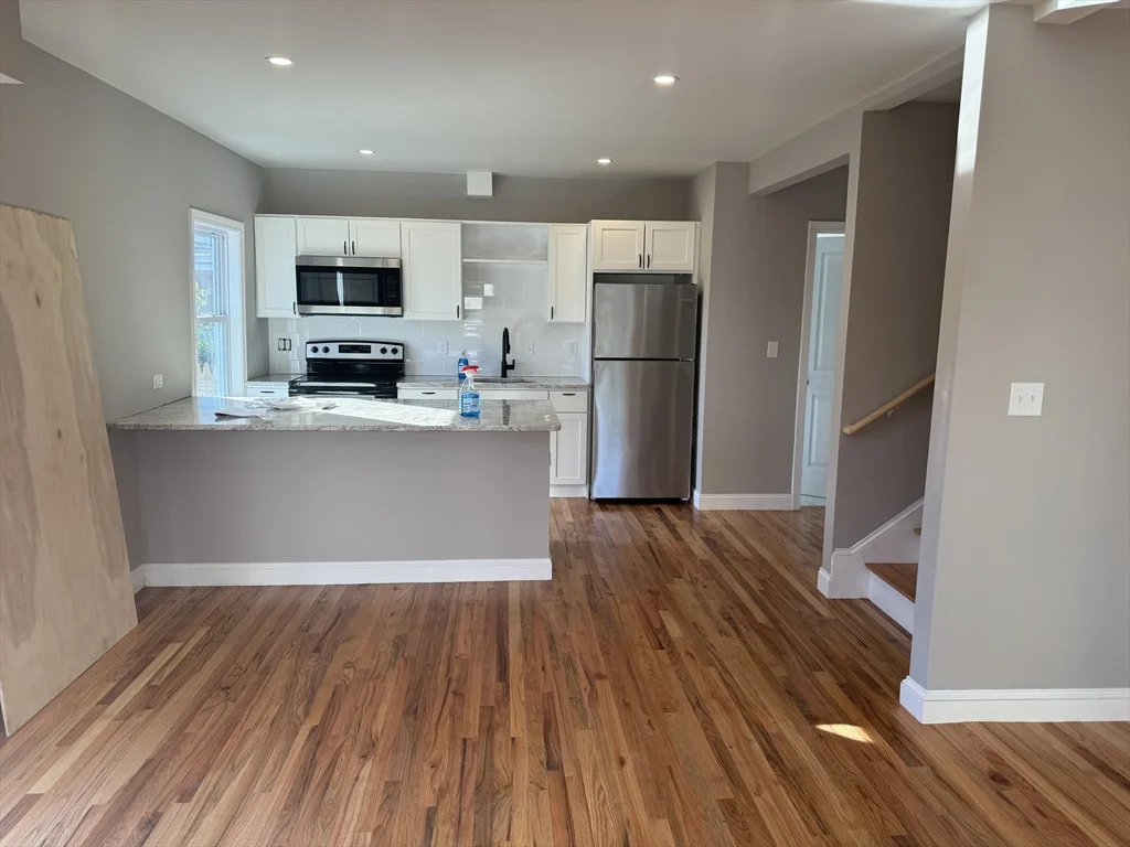 3 bed, 1 bath apartment for rent at 62 Greenwich St Unit R, Boston