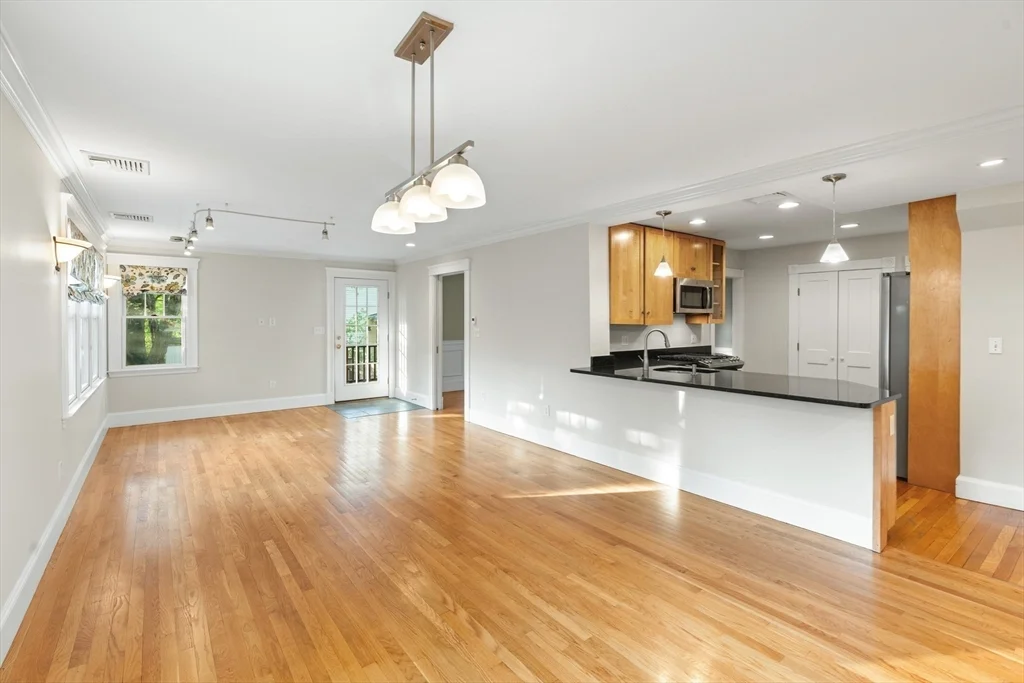 4 bed, 2 bath apartment for rent at 62 Harding Rd, Lexington — photo 15 of 42