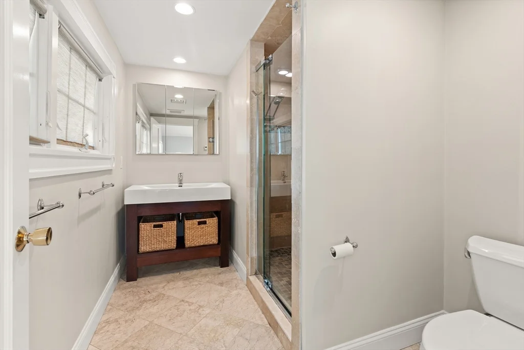4 bed, 2 bath apartment for rent at 62 Harding Rd, Lexington — photo 24 of 42
