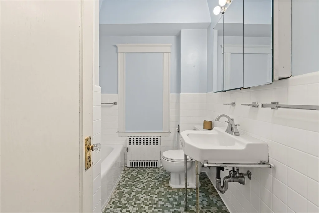 4 bed, 2 bath apartment for rent at 62 Harding Rd, Lexington — photo 26 of 42