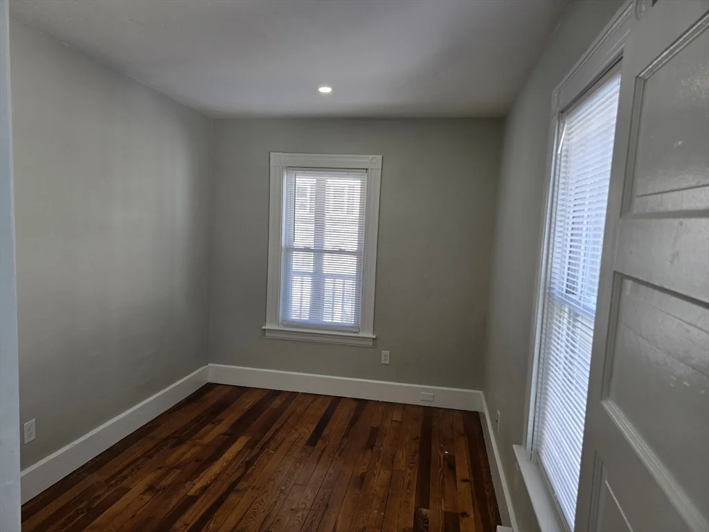 3 bed, 1 bath apartment for rent at 62 Hartford Unit 2, Fitchburg — photo 5 of 7