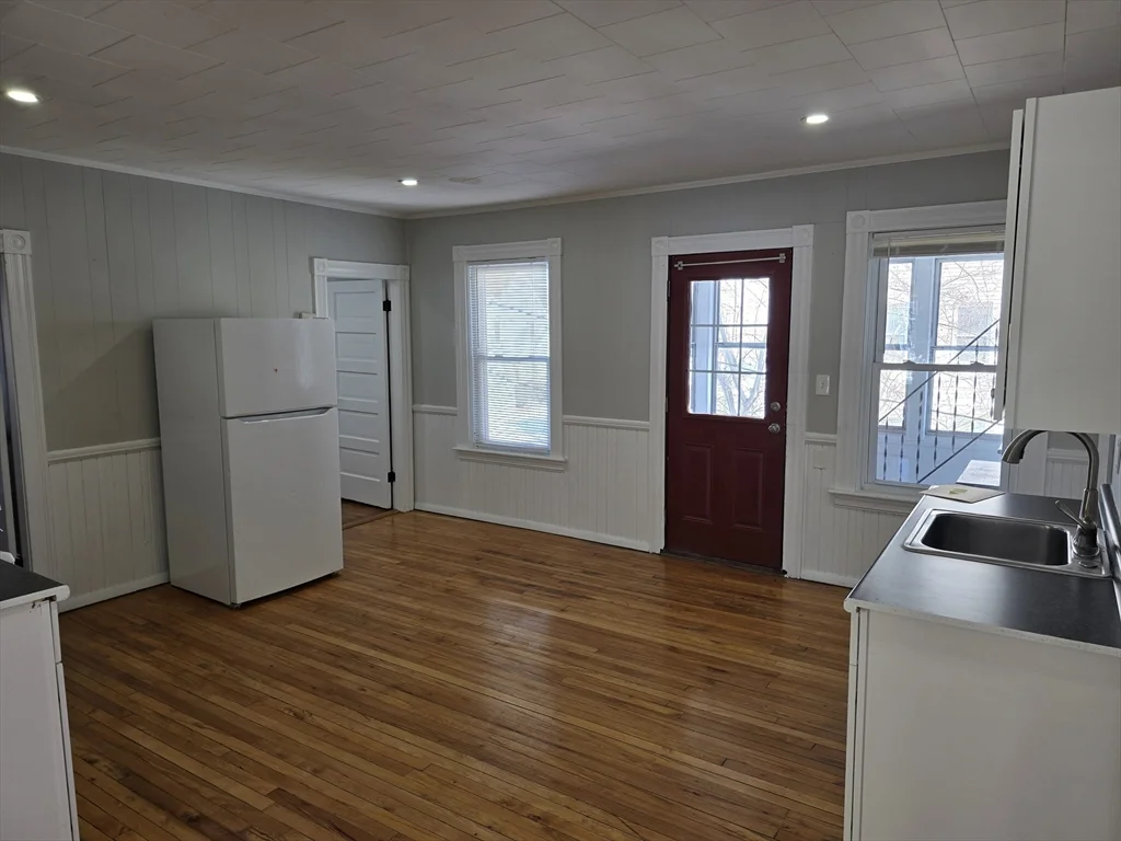 3 bed, 1 bath apartment for rent at 62 Hartford Unit 2, Fitchburg — photo 7 of 7