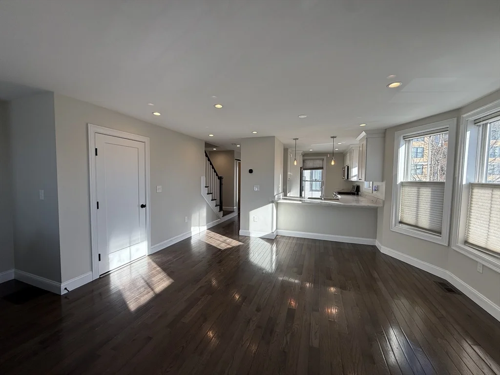 3 bed, 2 bath apartment for rent at 62 Harvard Ave Unit 62, Hyde Park — photo 4 of 25