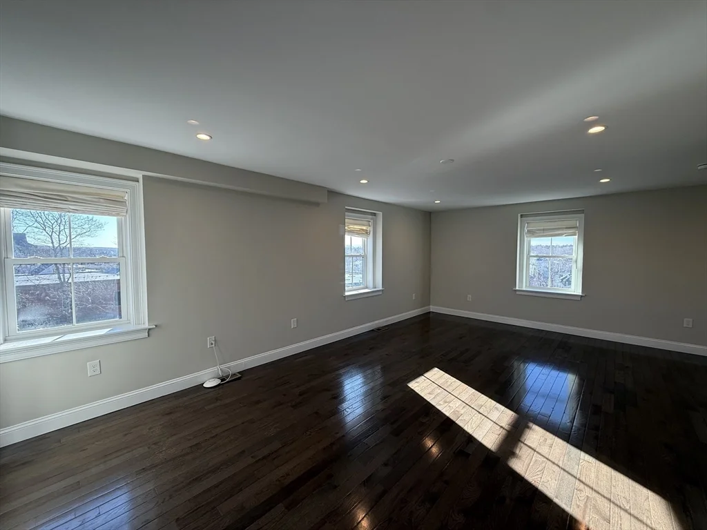 3 bed, 2 bath apartment for rent at 62 Harvard Ave Unit 62, Hyde Park — photo 18 of 25