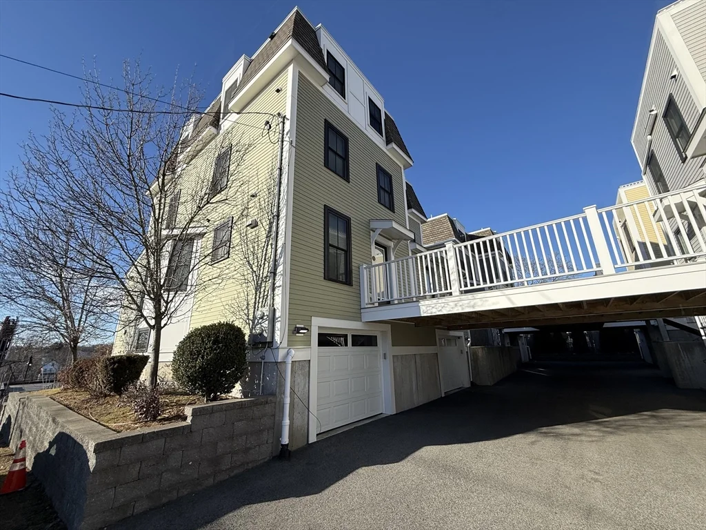 3 bed, 2 bath apartment for rent at 62 Harvard Ave Unit 62, Hyde Park — photo 1 of 25