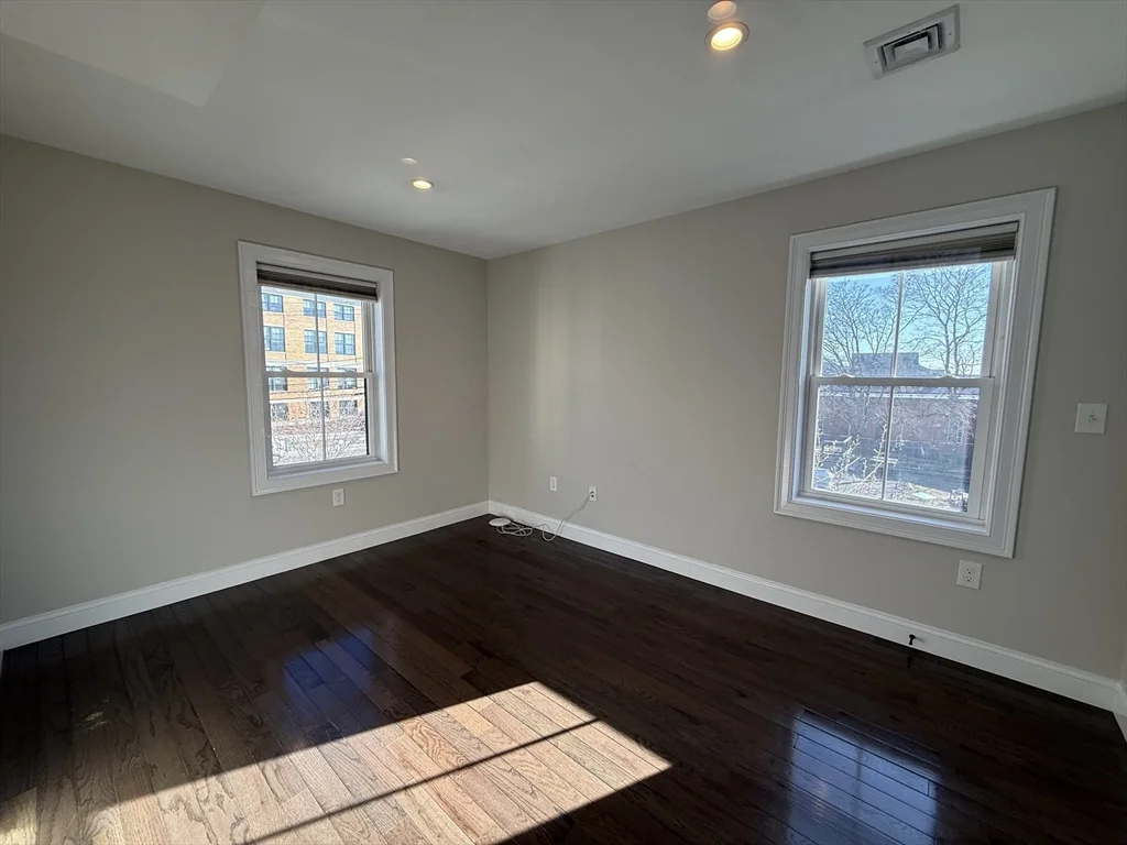 3 bed, 2 bath apartment for rent at 62 Harvard Ave Unit 62, Hyde Park — photo 16 of 25