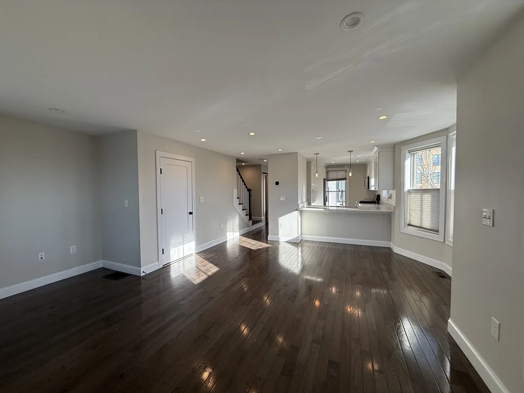 3 bed, 2 bath apartment for rent at 62 Harvard Ave Unit 62, Hyde Park — photo 3 of 25