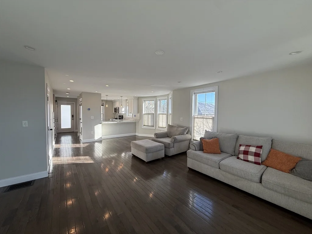3 bed, 2 bath apartment for rent at 62 Harvard Ave Unit 62, Hyde Park — photo 2 of 25