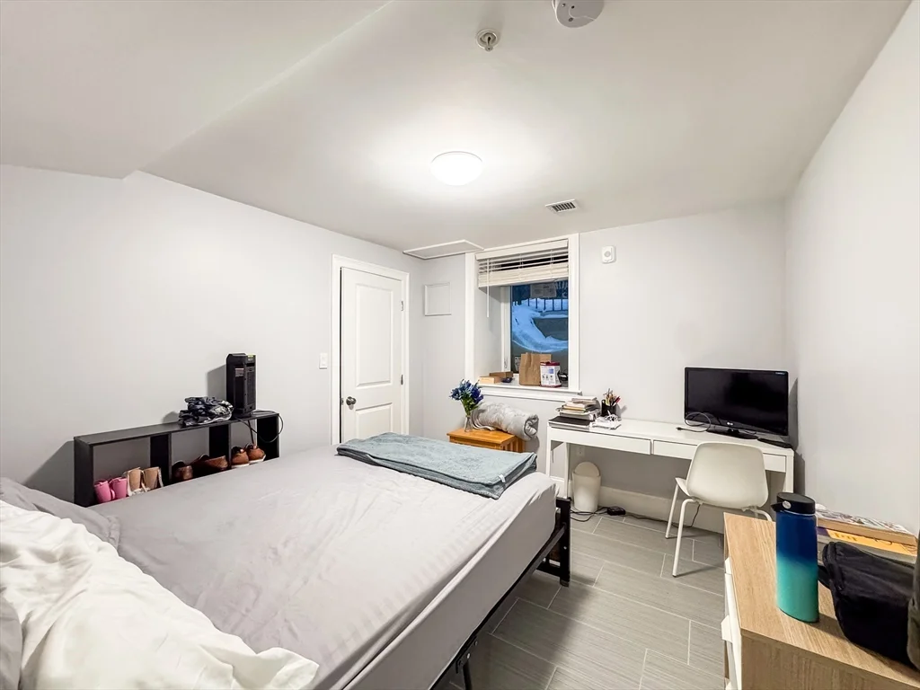 2 bed, 2 bath apartment for rent at 62 Hecla St Unit B, Dorchester — photo 8 of 12