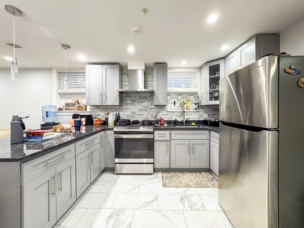 2 bed, 2 bath apartment for rent at 62 Hecla St Unit B, Dorchester — photo 2 of 12