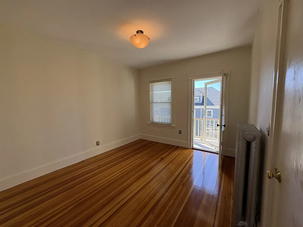 3 bed, 1 bath apartment for rent at 62 Ibbetson St Unit 3L, Spring Hill — photo 5 of 20