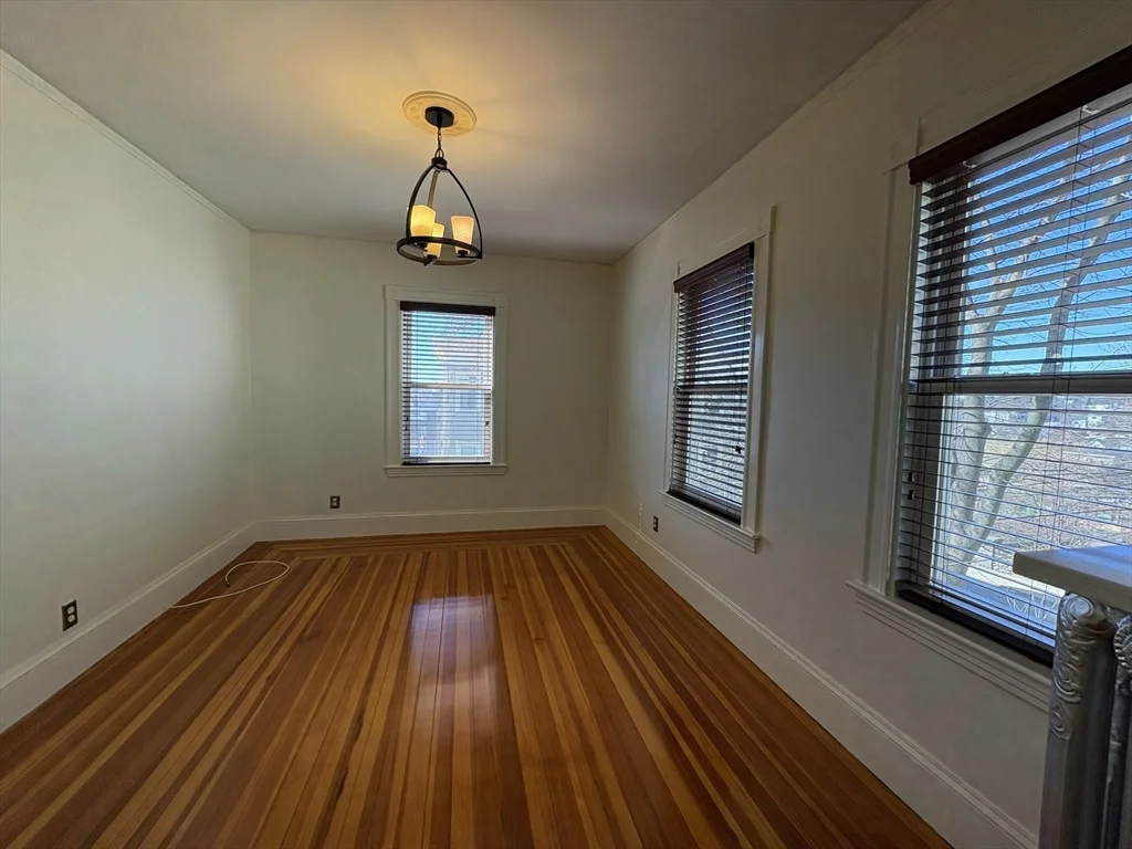 3 bed, 1 bath apartment for rent at 62 Ibbetson St Unit 3L, Spring Hill — photo 8 of 20