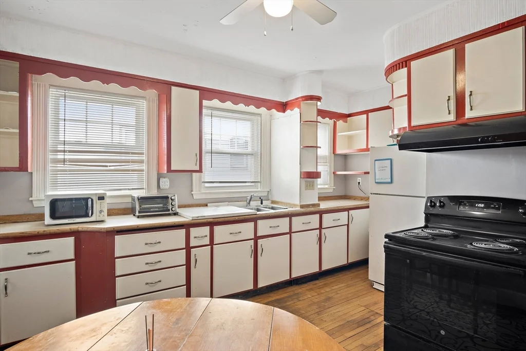 1 bed, 1 bath apartment for rent at 62 Jamaica St Unit 1(Room), Jamaica Plain — photo 3 of 15