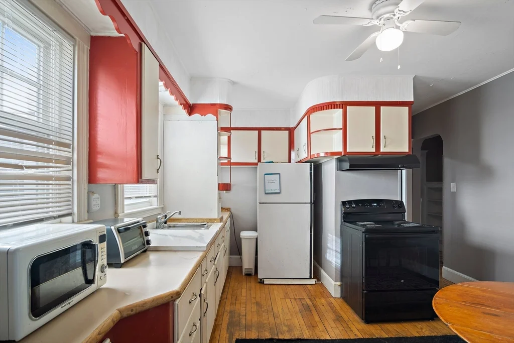 1 bed, 1 bath apartment for rent at 62 Jamaica St Unit 1(Room), Jamaica Plain — photo 2 of 15