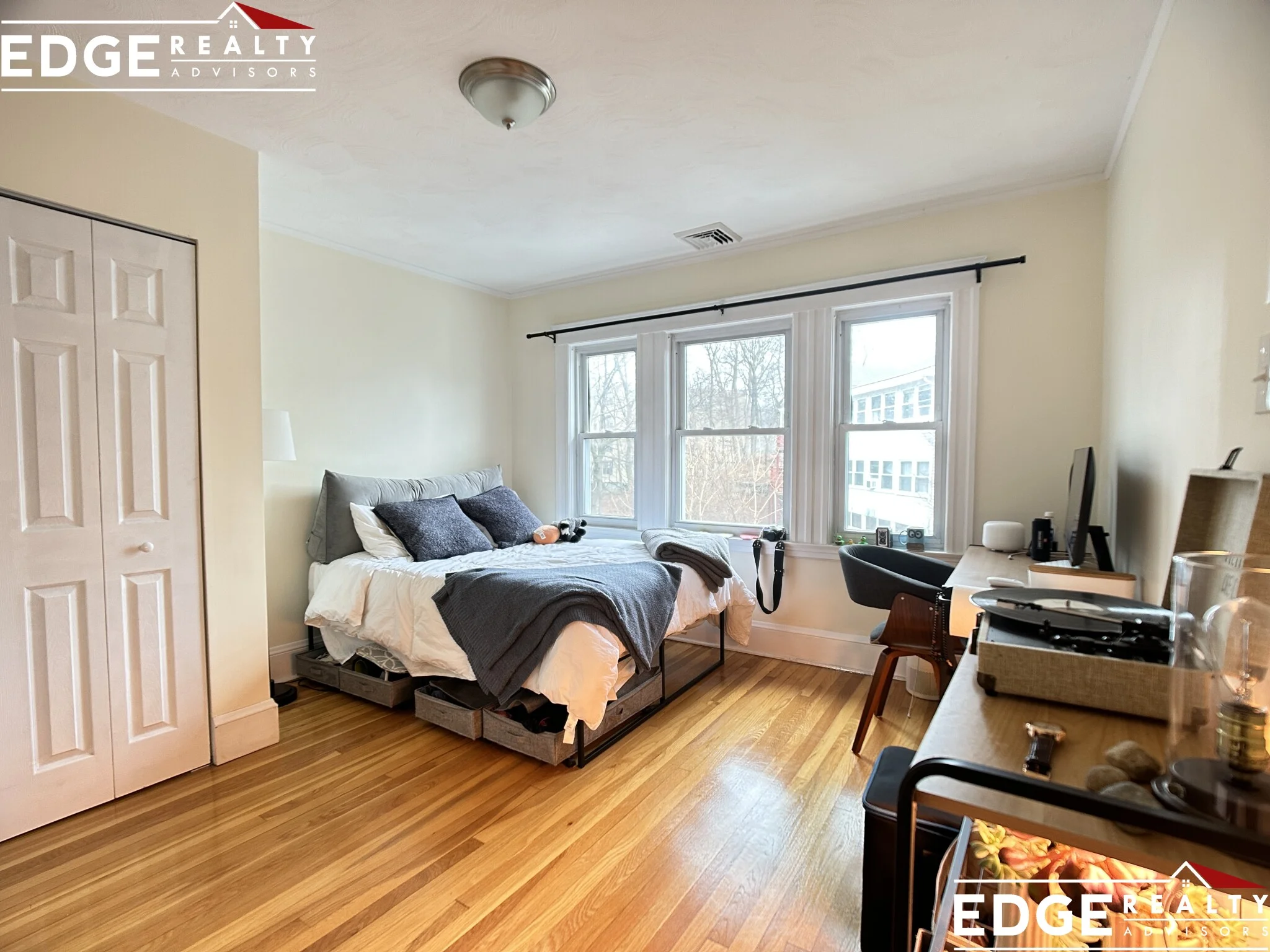 3 bed, 1 bath apartment for rent at 62 Lane Park Unit 2, Brighton — photo 8 of 11