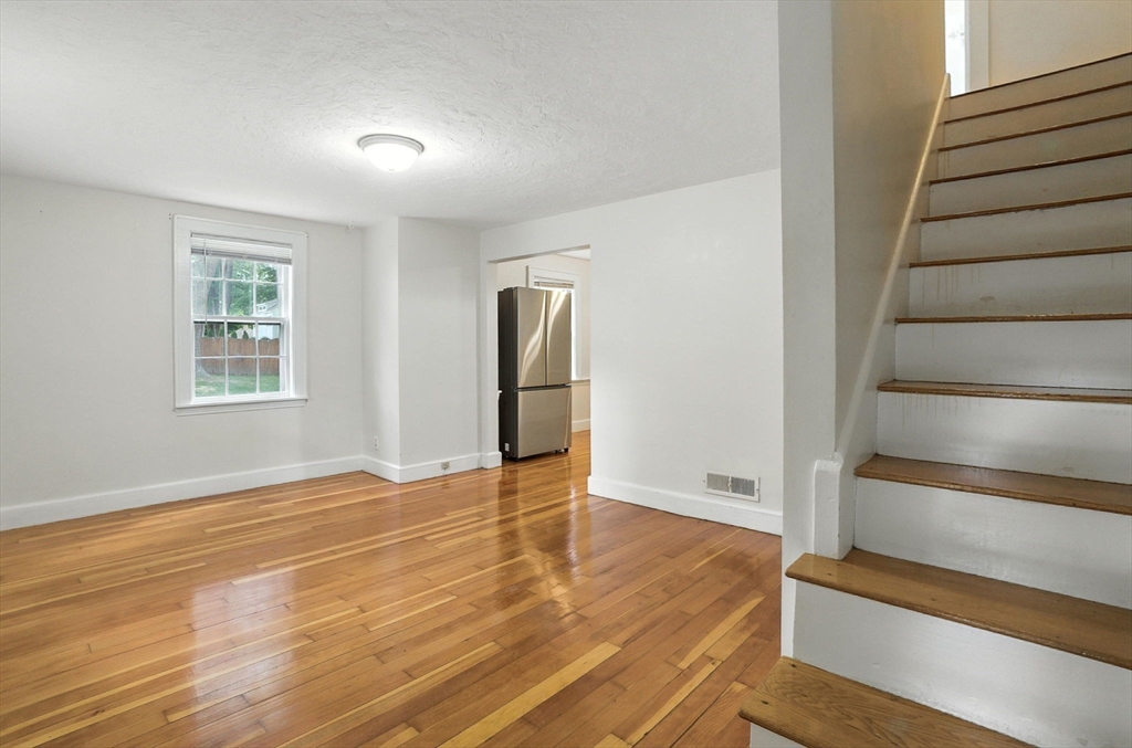 2 bed, 1 bath apartment for rent at 62 Lincoln Ave Unit 62, Lynnfield — photo 5 of 16