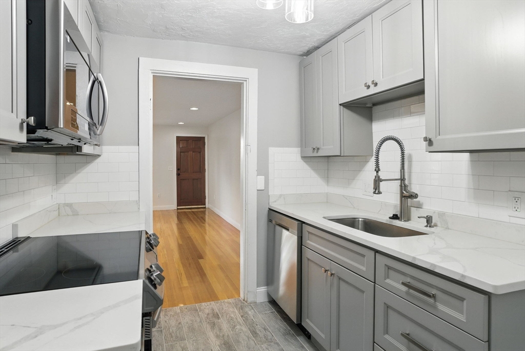 2 bed, 1 bath apartment for rent at 62 Lincoln Ave Unit 62, Lynnfield — photo 1 of 16