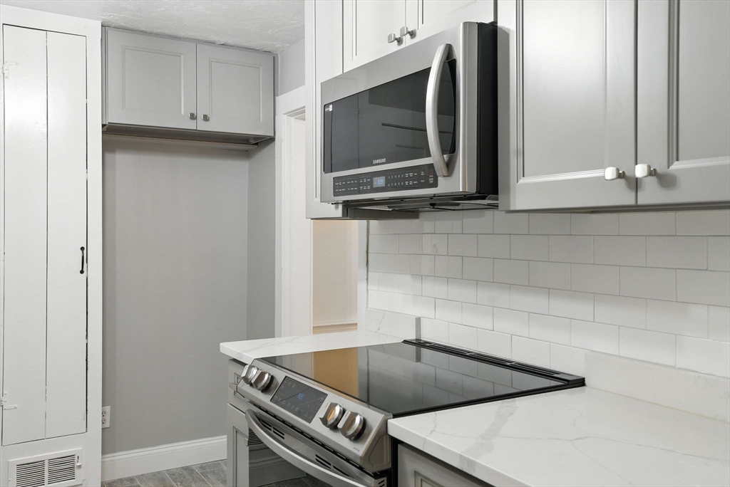 2 bed, 1 bath apartment for rent at 62 Lincoln Ave Unit 62, Lynnfield — photo 3 of 16