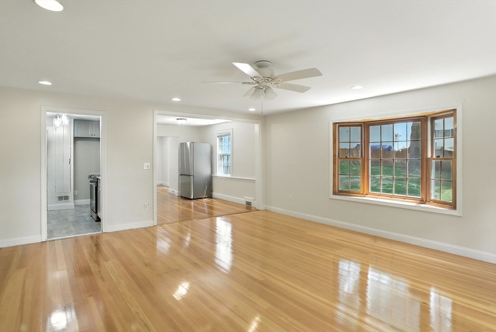 2 bed, 1 bath apartment for rent at 62 Lincoln Ave Unit 62, Lynnfield — photo 7 of 16