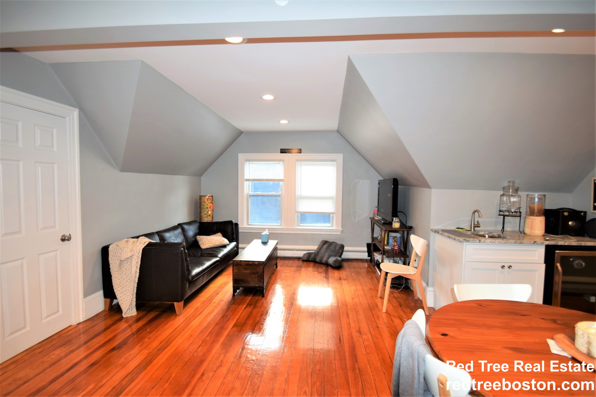 2 bed, 1 bath apartment for rent at 62 Mapleton St Unit 3, Brighton — photo 4 of 9