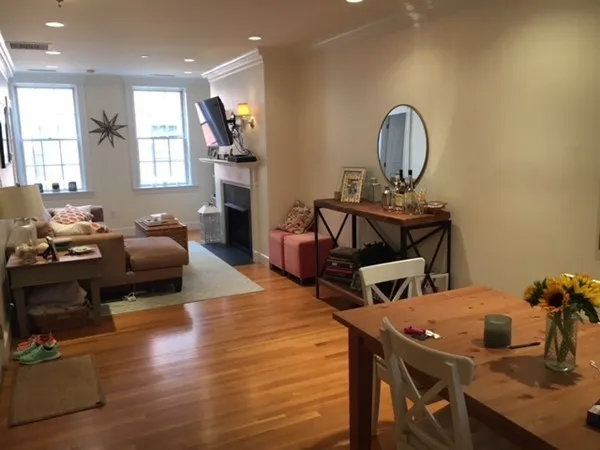 2 bed, 2 bath apartment for rent at 62 Myrtle St Unit 2, Beacon Hill