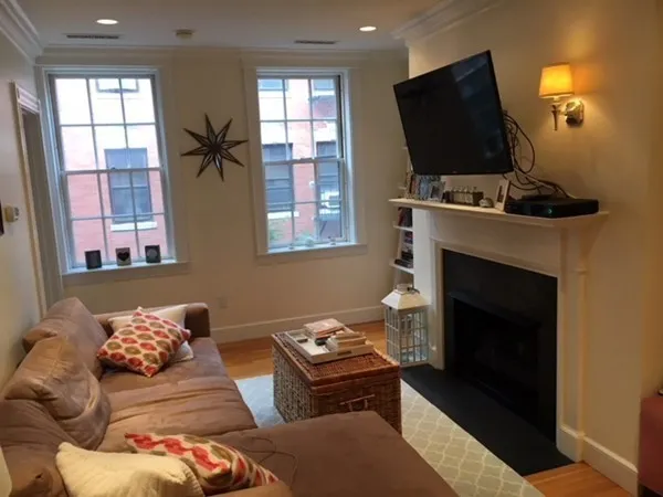 2 bed, 2 bath apartment for rent at 62 Myrtle St Unit 2, Beacon Hill — photo 2 of 16