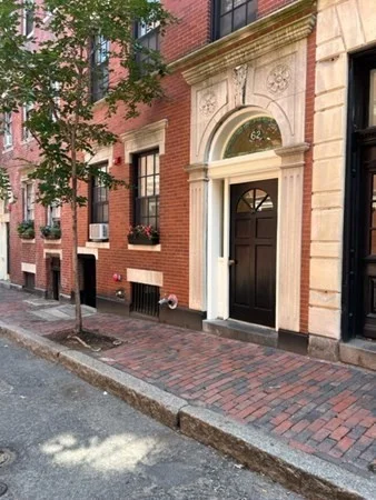 1 bed, 1 bath apartment for rent at 62 Myrtle Unit 1, Beacon Hill