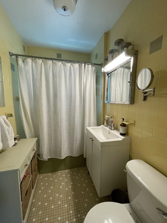 3 bed, 1 bath apartment for rent at 62 Newport St Unit 2, Arlington — photo 20 of 29