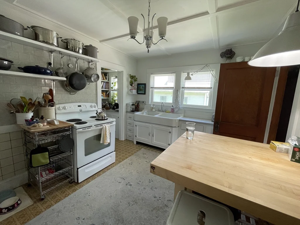 3 bed, 1 bath apartment for rent at 62 Newport St Unit 2, Arlington — photo 13 of 29