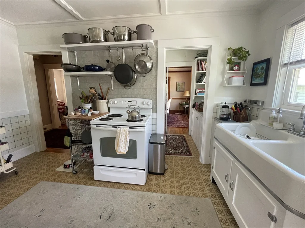 3 bed, 1 bath apartment for rent at 62 Newport St Unit 2, Arlington — photo 10 of 29