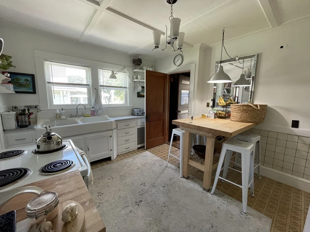 3 bed, 1 bath apartment for rent at 62 Newport St Unit 2, Arlington — photo 12 of 29