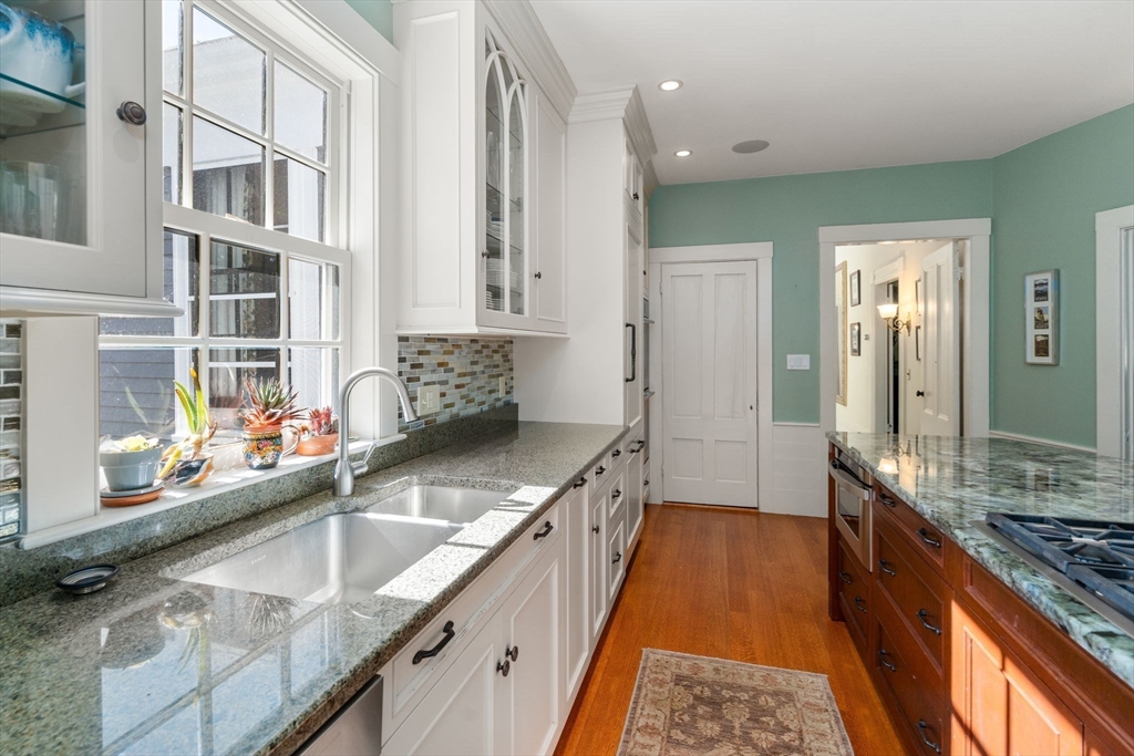 7 bed, 4+ bath apartment for rent at 62 Old River Pl, Dedham — photo 10 of 41