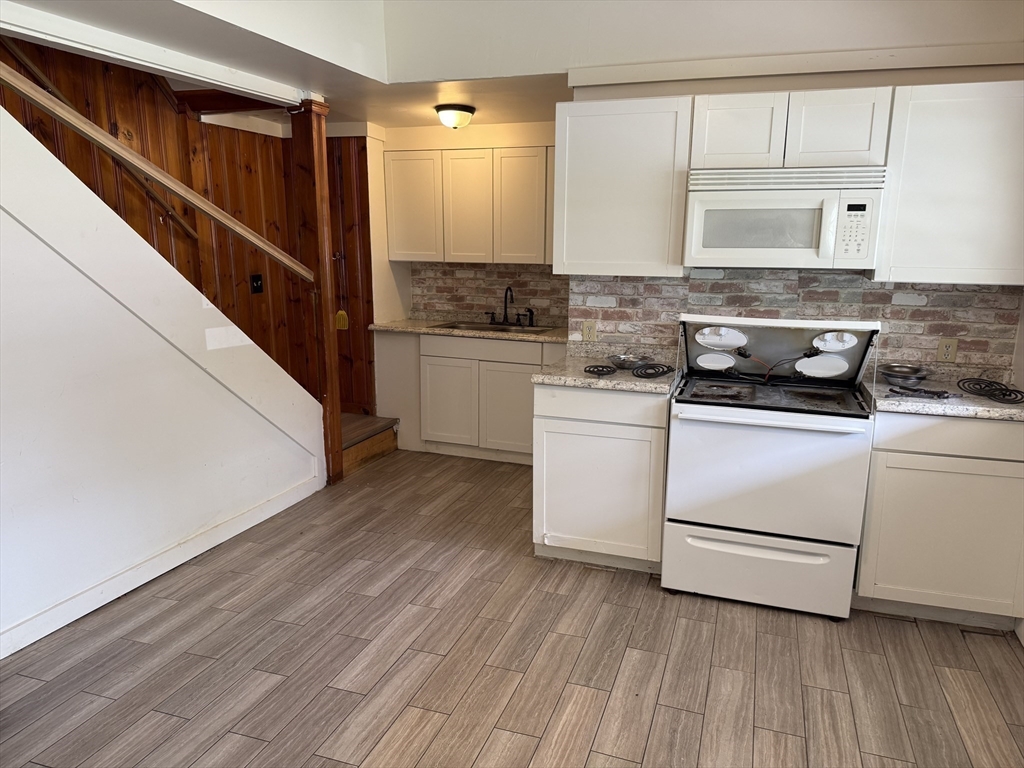 3 bed, 1 bath apartment for rent at 62 Pleasant St Unit 62, Ware — photo 8 of 13
