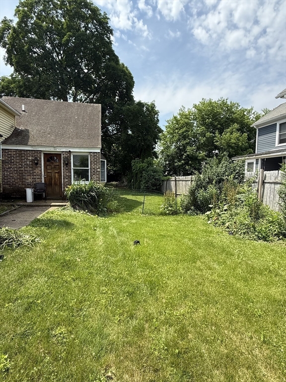 3 bed, 1 bath apartment for rent at 62 Pleasant St Unit 62, Ware — photo 3 of 13