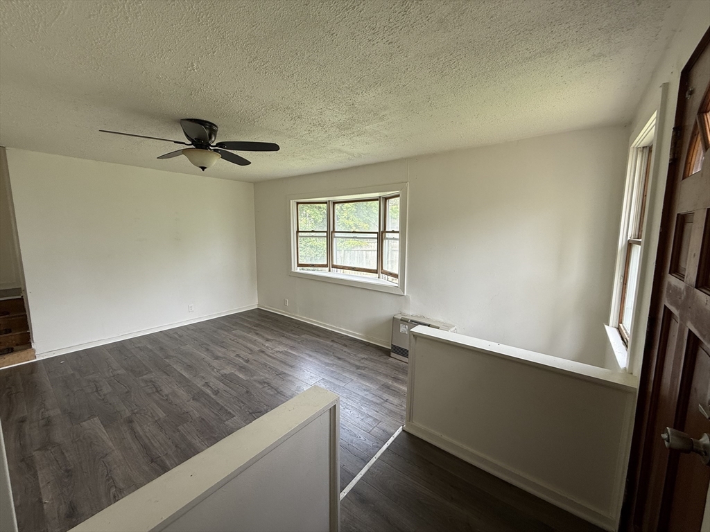 3 bed, 1 bath apartment for rent at 62 Pleasant St Unit 62, Ware — photo 4 of 13