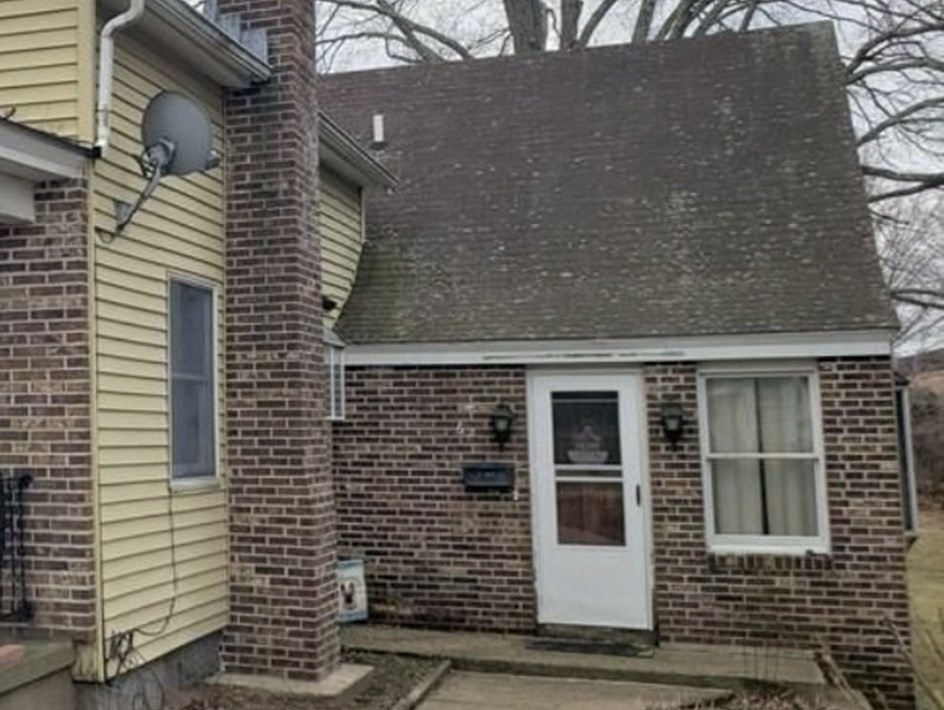3 bed, 1 bath apartment for rent at 62 Pleasant St Unit 62, Ware — photo 1 of 13