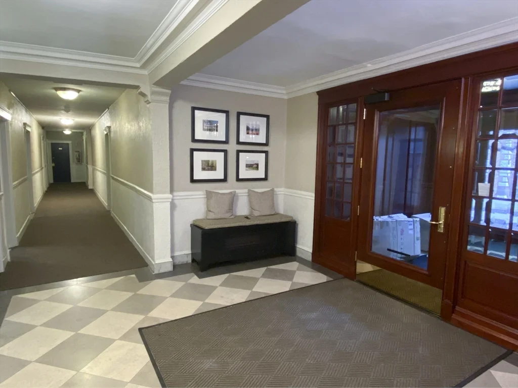 Studio bed, 1 bath apartment for rent at 62 Queensberry St Unit 407, Fenway — photo 4 of 10