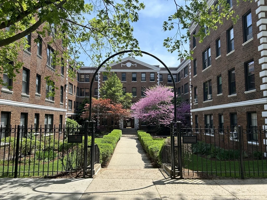 Studio bed, 1 bath apartment for rent at 62 Queensberry St Unit 407, Fenway
