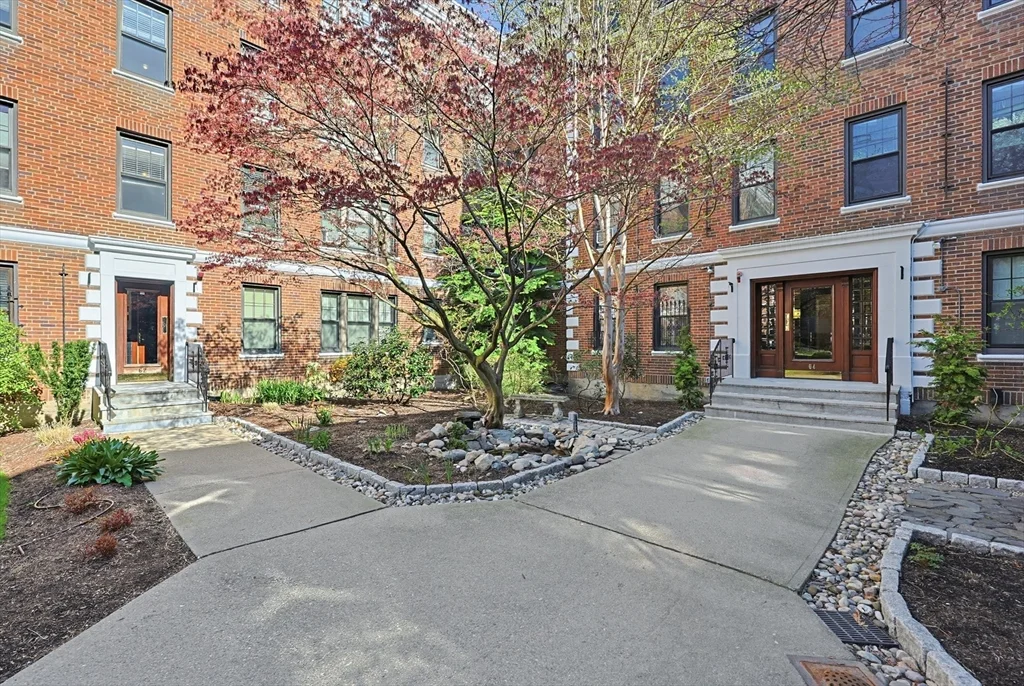 Studio bed, 1 bath apartment for rent at 62 Queensberry St Unit 407, Fenway — photo 9 of 10