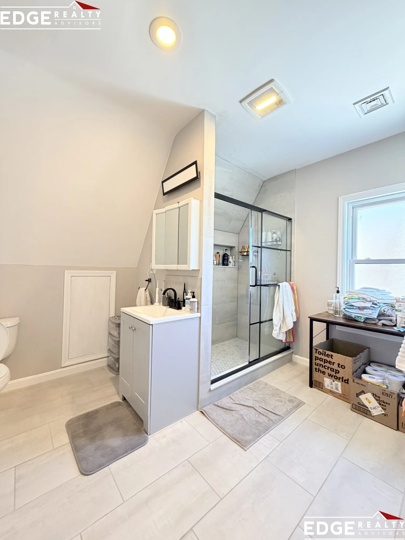 5 bed, 2.5 bath apartment for rent at 62 Quint Ave Unit 2, Brighton — photo 10 of 10