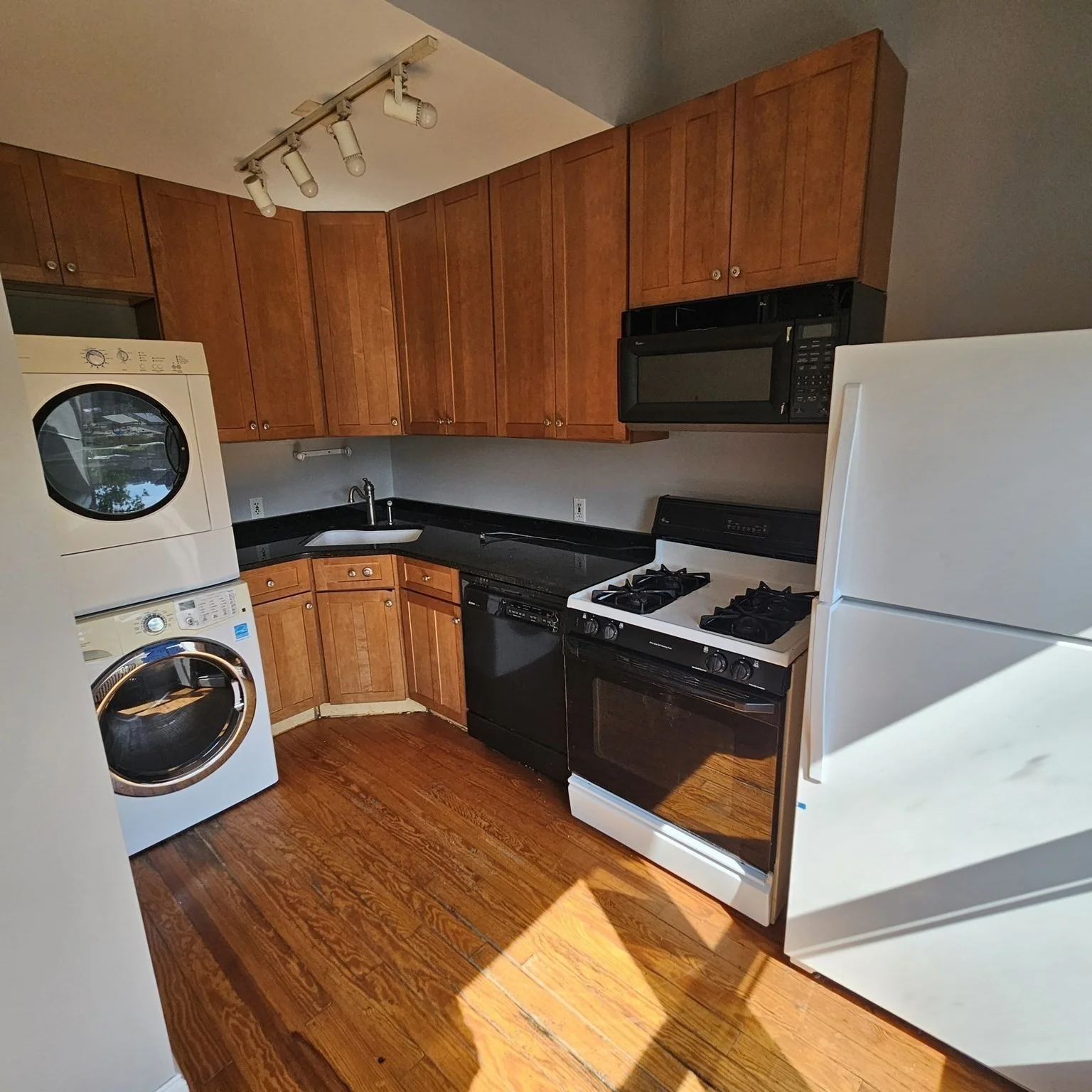 5 bed, 2 bath apartment for rent at 62 Ridgemont St Unit 2, Allston — photo 13 of 16