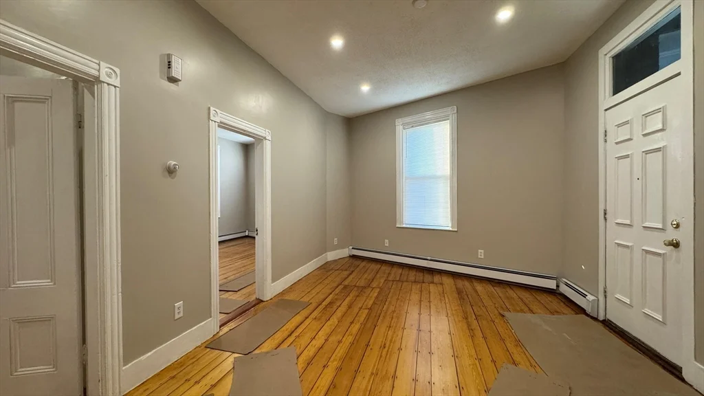 3 bed, 1 bath apartment for rent at 62 River St Unit 1, Cambridgeport — photo 1 of 20