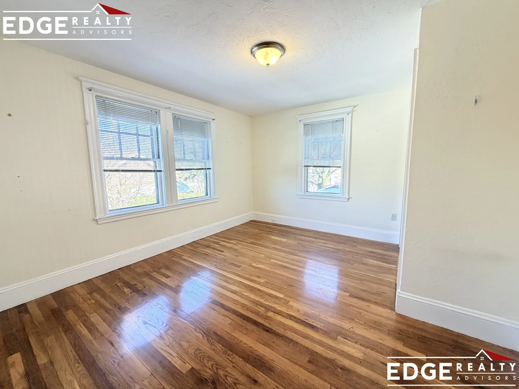 2 bed, 1 bath apartment for rent at 62 South Hobart St Unit 2, Oak Square — photo 8 of 13