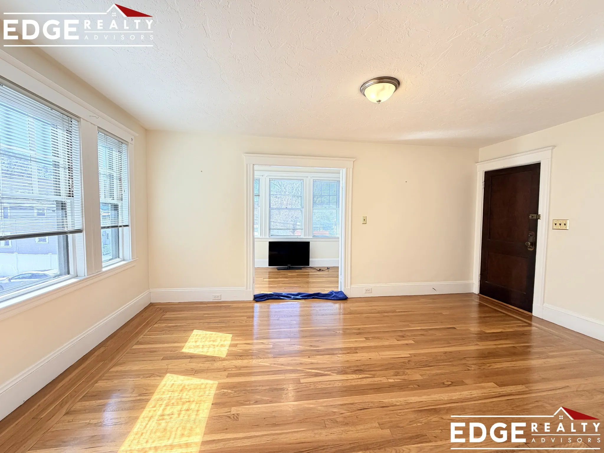 2 bed, 1 bath apartment for rent at 62 South Hobart St Unit 2, Oak Square — photo 6 of 13
