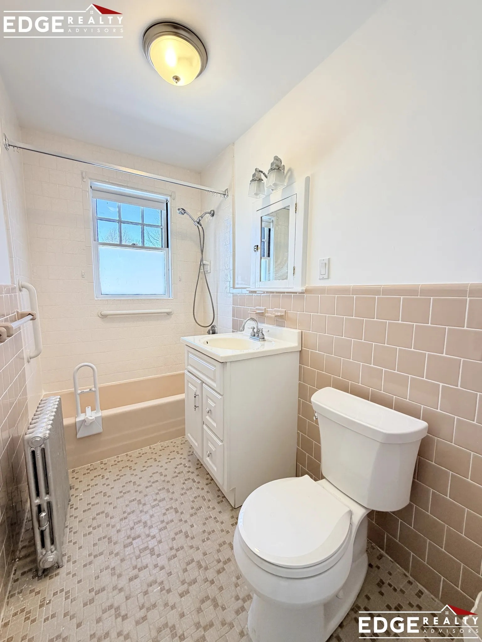 2 bed, 1 bath apartment for rent at 62 South Hobart St Unit 2, Oak Square — photo 10 of 13